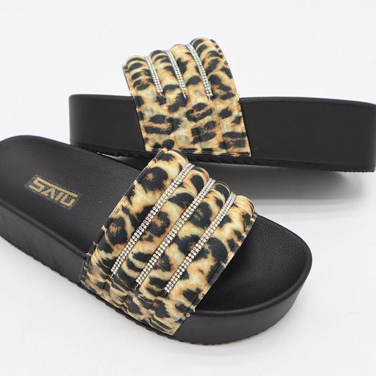 Women Sponge Cake Platform Leopard Print Sandals Slippers